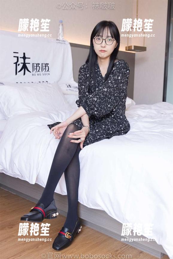BoBoSocks袜啵啵 - 小甜豆说：她的裸足花絮为何在网盘里放荡不羁！