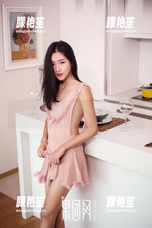 GIRLT果团网 - 免费下载龚玥菲的美图，吸引目光的不止是趾头哦。