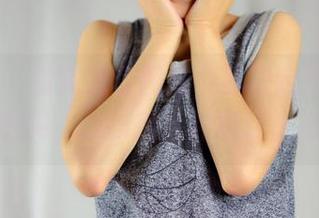 PANS – 看完这套图后，我决定炸掉我的衣服重买，cici的红裙真让人心痒！