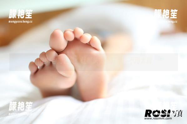 ROSI自拍合集：让镜头为你打光，不用太拼