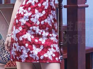 TouTiao头条女神 – 这学生服写真分明就是信悦儿的时尚新解，大家觉得呢？