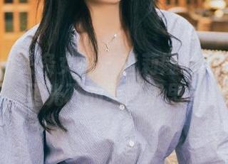 TouTiao头条女神 – 查莉娅的毛衣——无圣光下的美图沉思录