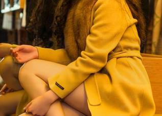 TouTiao头条女神 – 想要静静眺望，洛洛可的女孩图包送来小心思