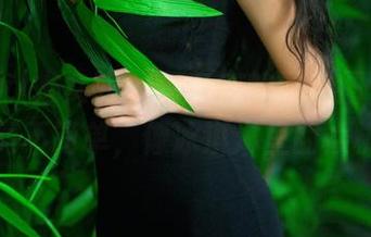 TuiGirl推女郎 – 何奕恋的圣诞图包，简单而不简单，像冰淇淋里的樱桃。