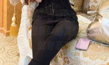 TuiGirl推女郎 – 突然收到了王明明的妹妹图册，你敢想象她的发型在变换中露出的窘态？
