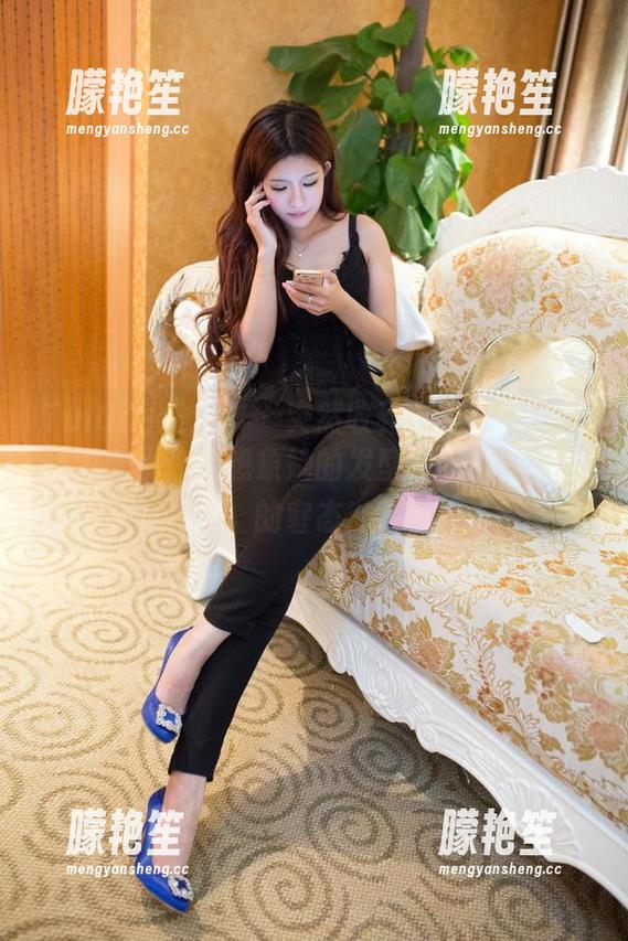 TuiGirl推女郎 - 突然收到了王明明的妹妹图册，你敢想象她的发型在变换中露出的窘态？