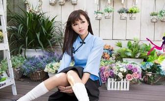尤果网美图，那一季的温柔写真，每一帧都像是风轻轻拂过。