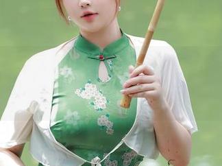 Xiuren秀人网 – 油亮合集：奶茶味的包子的另一面，你敢来吗？