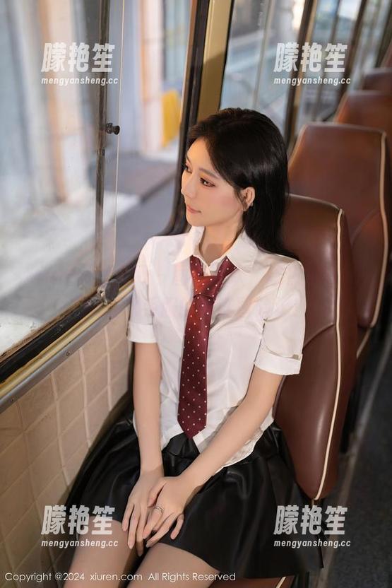 Xiuren秀人网-趁热拿铁latte Xiuren秀人网 - 图包狂欢,趁热拿铁latte与水手服的海洋冒险记!