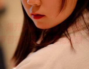 pans – 揭开小倩的比基尼套图，每个细节都在引发不必要的遐想。