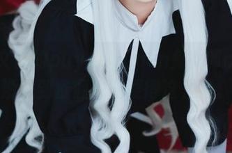 假装文艺的puypuychen兔女郎cos，没想到资源也能耍得这么贼。