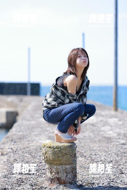 分享いくみ(育美)Fantia的图集，是在放飞自我还是在变得不羁？