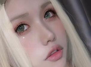 “图集还是图册？一笑芳香沁和学长的甜蜜乱入”——看着都想笑