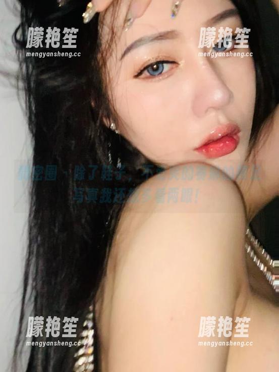 微密圈 - 除了鞋子，不爱笑的赛琳的裸足写真我还想多看两眼！