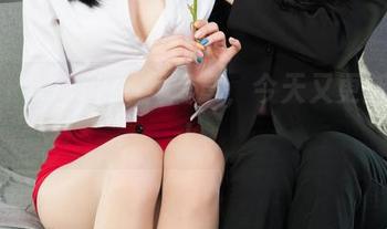 丽柜 – 黄芬的少女篇章，今天又更新了哟！
