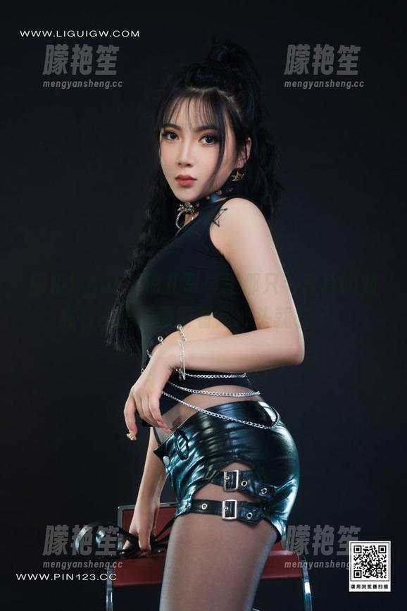 丽柜ligui - 凉儿写真里那只毛茸茸的到底有多宠，图册看完心头就软了。
