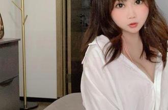 黑色内衣或者无圣光，依依超级懒的作品到底是要撩人还是真正引发思考？