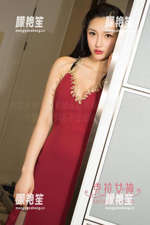 克拉女神-江琴 克拉女神 - 江琴裸足竟然在线抢镜,图集中的小细节忍不住想多看几眼!