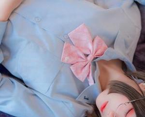 兔玩映画出的在线写真，黑色制服少女从此成了我心中的白月光…