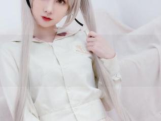 兔玩映画：粉格裙和眼镜的绝妙组合，写真里她是女主角，还是我的？