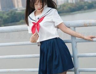 兔玩映画：无圣光之教室，穹妹的花样年华图包