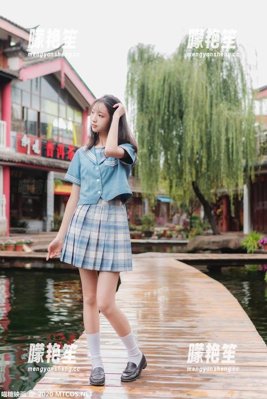 喵糖映画 喵糖映画:红色系死库水套图,跳水前可以先Selfie一下吗?