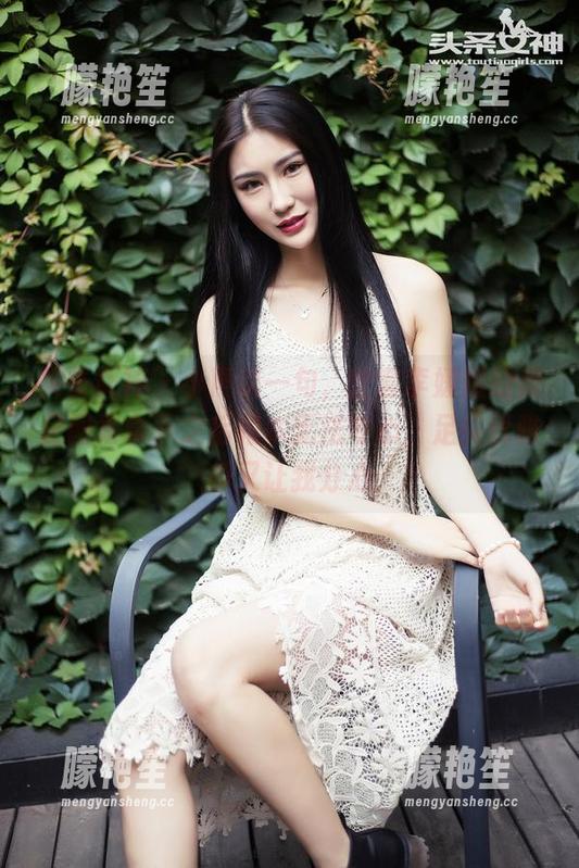 头条女神 - 小声说一句，全套李媛媛的美足图集拿下之后根本无法专心，足尖优雅却又让我分心