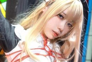 看！安食Ajiki的美足写真全集，光脚丫也能这样撩——我是不是过于敏感了？
