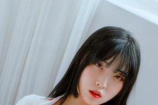 我一直不明白，为什么每次看到宋哈娜(송하나)穿旗袍后，想也不想就直接去下载作品，哈哈！