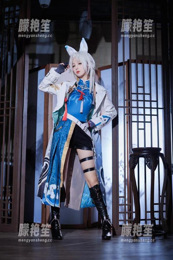 封疆疆v 游泳还是拍照?封疆疆v的泳池全套写真,答案揭晓!