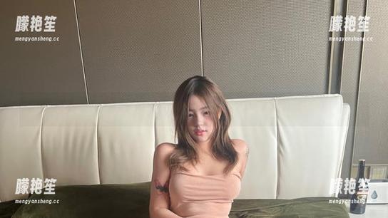 微密圈 - 在车里，豹纹与小u优优子共舞，绝对是图库的灵魂！