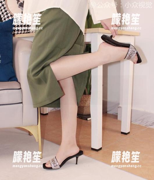 小众视觉-蓉蓉 小众视觉 - 有原图的蓉蓉水手服,随便拿去当壁纸就是了