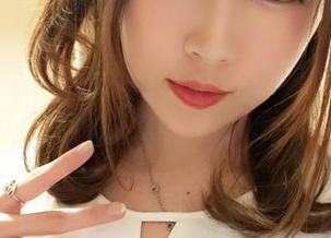 小女巫露娜的短裤合集：尝试着捕捉她那不仅限于布料的魅力，却又感到无处发力。
