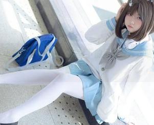 少女秩序 – 小鱼的全套原图，灰丝下的风卷残云，感觉随时都能飘起来