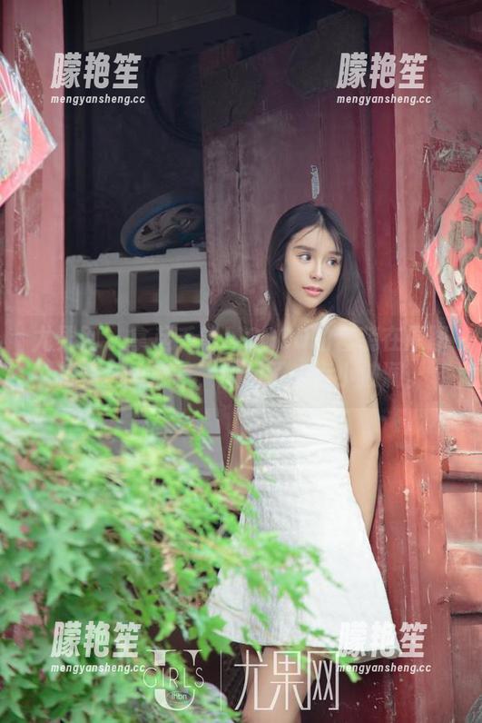 尤果网 - 拿起毛笔！COCO的套装在原图与精选里流转，掀起了一点小波澜。