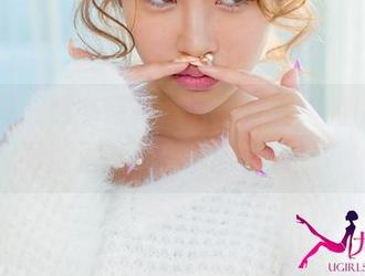 尤果网 – 超高清松果儿变身厨娘的照片，厨房里真有那么回事儿吗？