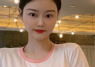 微密圈 – 最新图册：左公子666如何把夏天穿在身上，太会了吧……