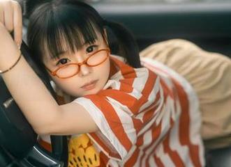 午餐时间的更衣室，可以下载的幼水铃衣写真，别忘了！