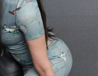 异思趣向 – 小宝，你的制服写真好多层次啊，真有看人一眼不敢相信的冲动，恨不得多看几遍。