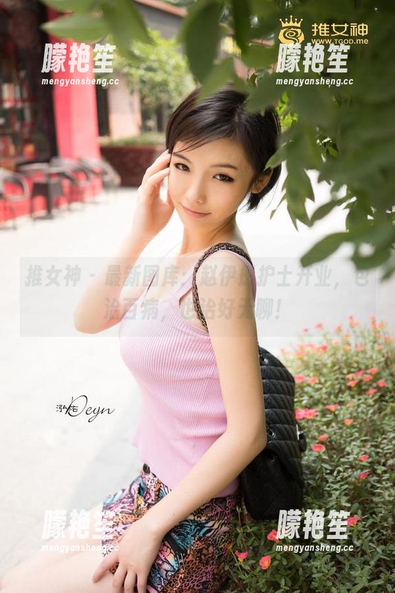 推女神 - 最新图库：赵伊彤护士开业，包治百病，也治好无聊！