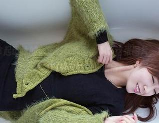 推女郎 – 拿起谭冰的“秘书”姿态，下载这张图片，或许能让你找回被遗忘的职场激情！
