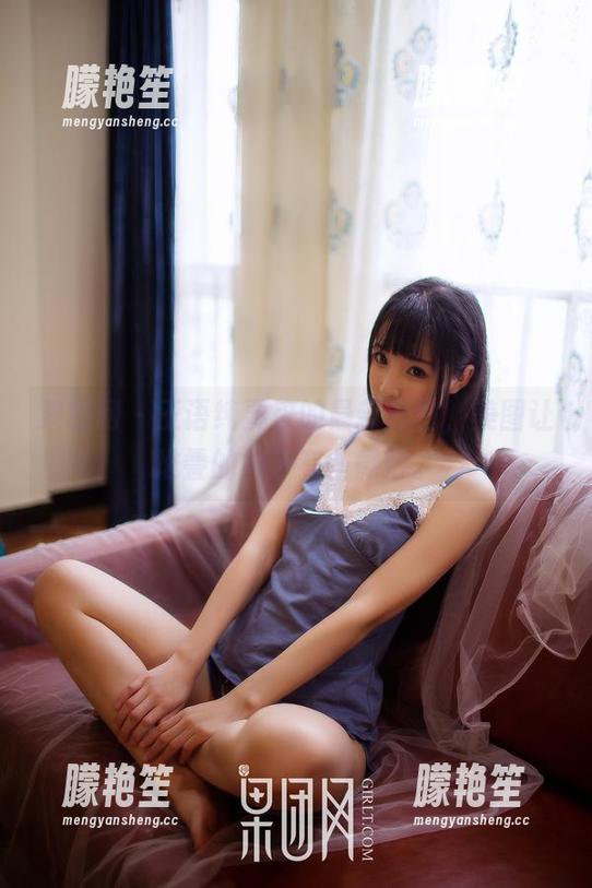 果团网 - 王语纯要来的最新黑白，美图让堆叠的影子有些微妙。
