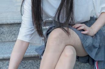 梦丝女神 – 玥玥的楼道漫游：这一幕，可以做壁纸哦，先别告诉我你没注意到。
