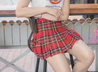 梦丝女神 – 在蕾丝的海洋中，香萱的写真人生随波逐流