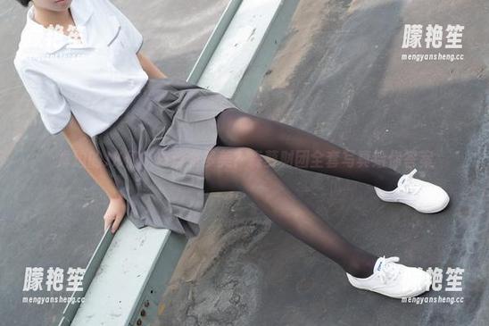 海边的JK们，白丝有多美？森萝财团全套写真给你答案