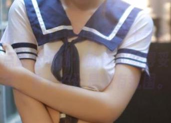 模范学院 – fairy如歌的护士美图分享，轻松一点就会沉迷…就像那扎得妥妥的头发，看上去还是挺有氛围。