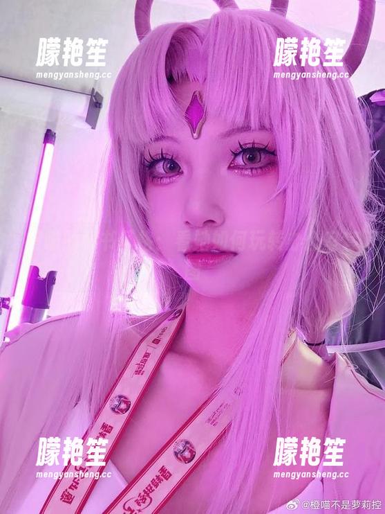 橙喵的秘书风格：看她如何玩转办公室套图