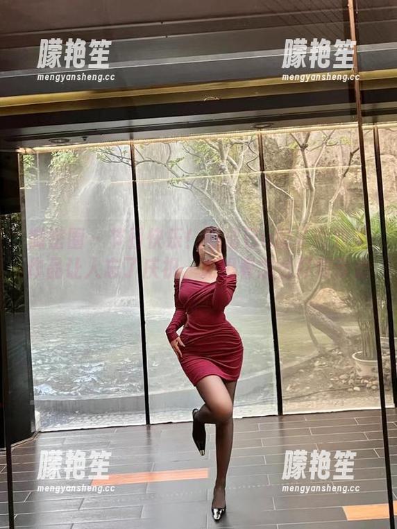 洁己u 微密圈 - 节日快乐!可洁己u的圣诞双美作品让人忘了庆祝,光想着怎么打包带走。