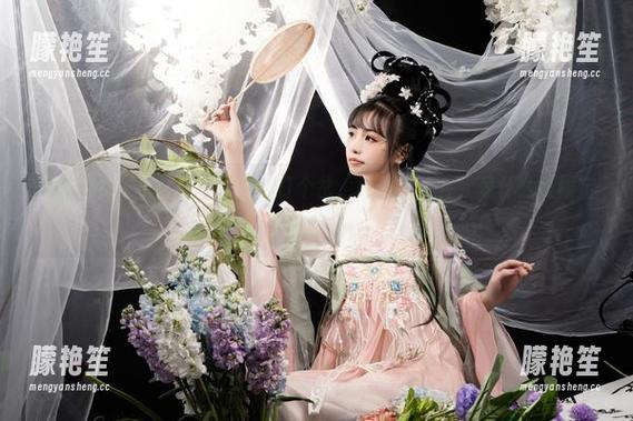 爆机少女喵小吉 爆机少女喵小吉婚纱原图,打个岔,这么大一件,是什么时候定制的?
