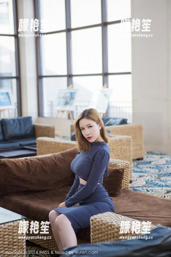 爱蜜社-萌琪琪Irene 爱蜜社 - 墙纸不够?来处理萌琪琪Irene的护士原图,一秒变桌面壁纸!